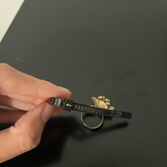 MUST GO Banana Republic Floral Ring Size 5 - Picture 8 of 8